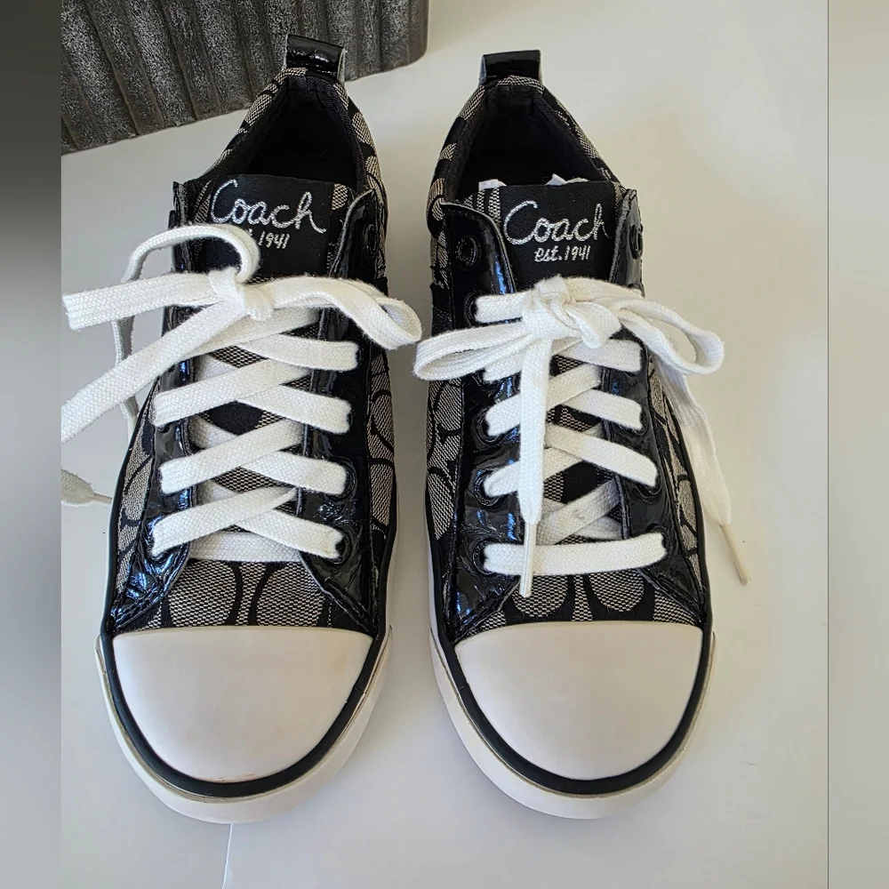 Coach Gibson Sneakers SZ 7B Signature Canvas Black White Lace Up Low Top Y2K - Picture 10 of 13